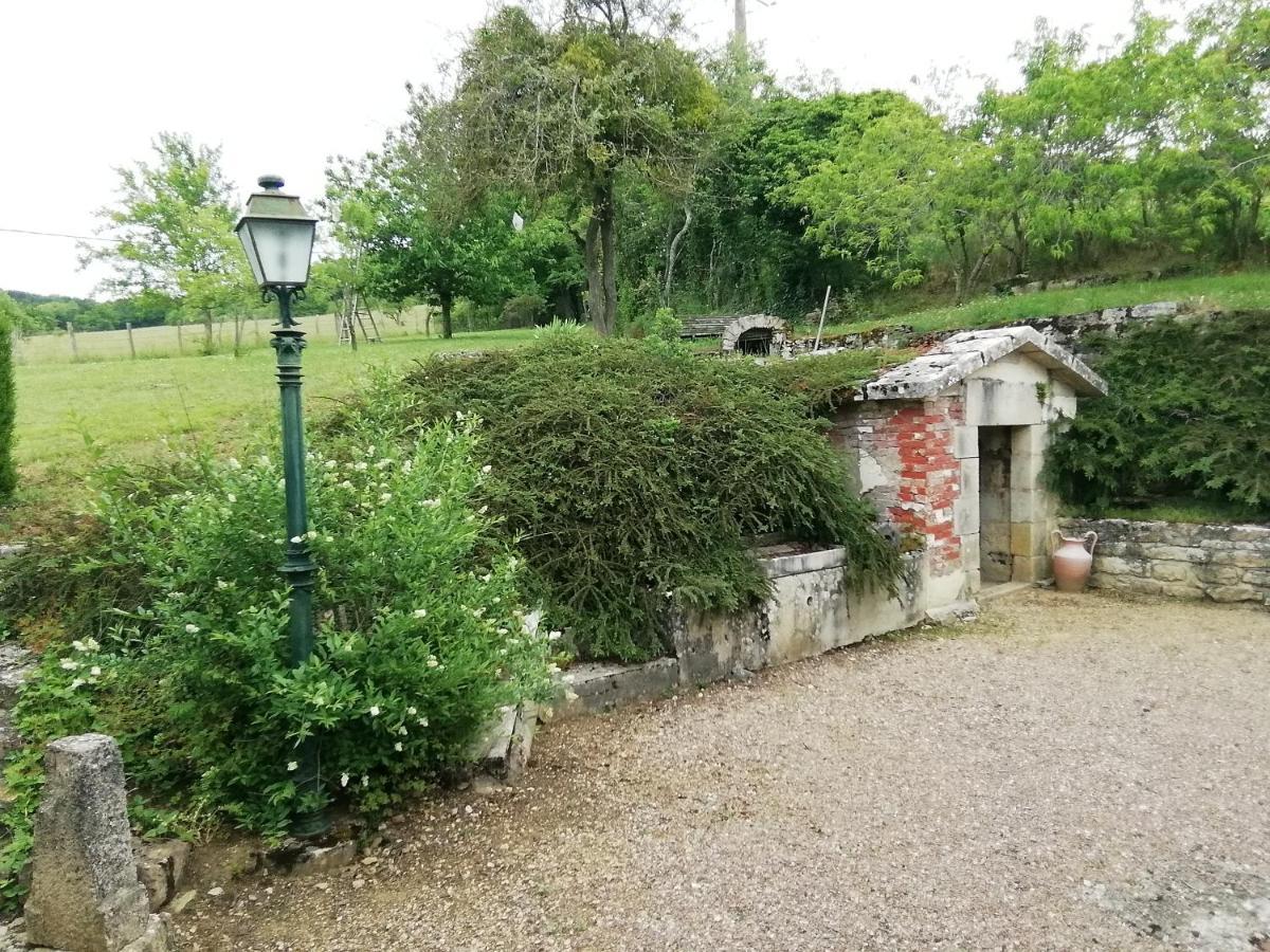 Gite Ancien Lavoir Viserny Exterior foto